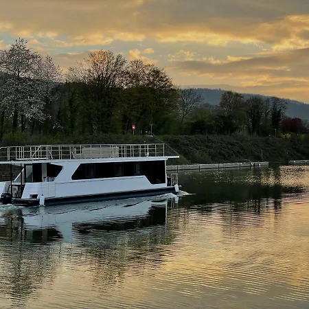 Kl Moselboote - Hausboot Neptun * برنكاستيل كويس